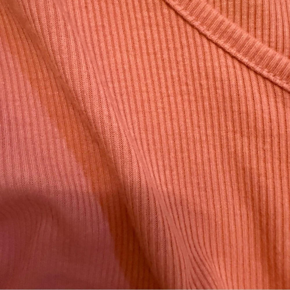 WHOLE OUTFIT SIZE LARGE. Love tree Women's Ribbed Pink crop and NEW denim skirt. - Picture 3 of 10